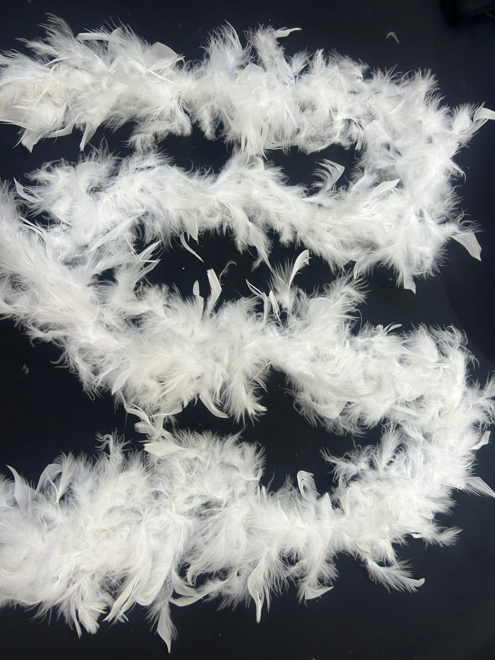 Boa de Plumas Blanca de 180 cm para traje pascuense y vestuario artístico Boa de Plumas Blanca de 180 cm para traje pascuense y vestuario artístico