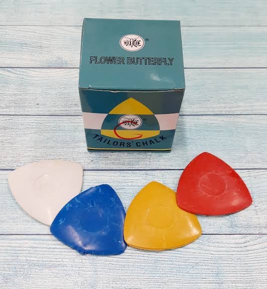 Caja con 12 tizas de sastre triangulares de colores surtidos para marcar telas